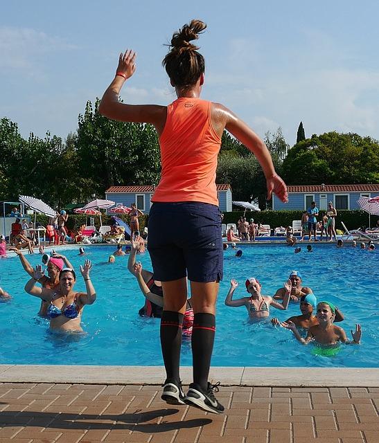 Aqua aerobic pro všechny věkové kategorie: Jak cvičit bez ohledu⁣ na věk