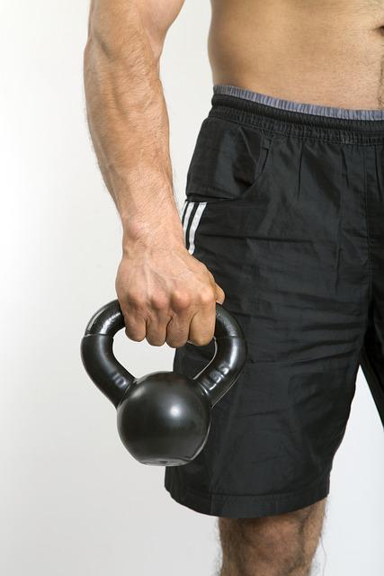 Správná ‌technika provádění ‌kettlebell swing cviku